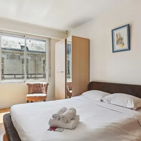 Trocadero & Arc De Triomphe - 1br With Balcony