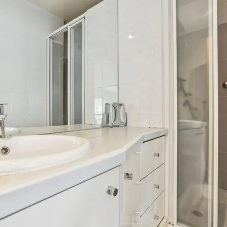 Trocadero & Arc De Triomphe - 1br With Balcony Appartamento Parigi