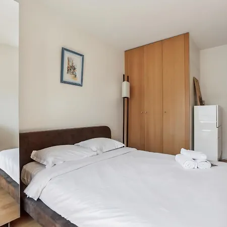 Trocadero & Arc De Triomphe - 1br With Balcony Appartamento Parigi